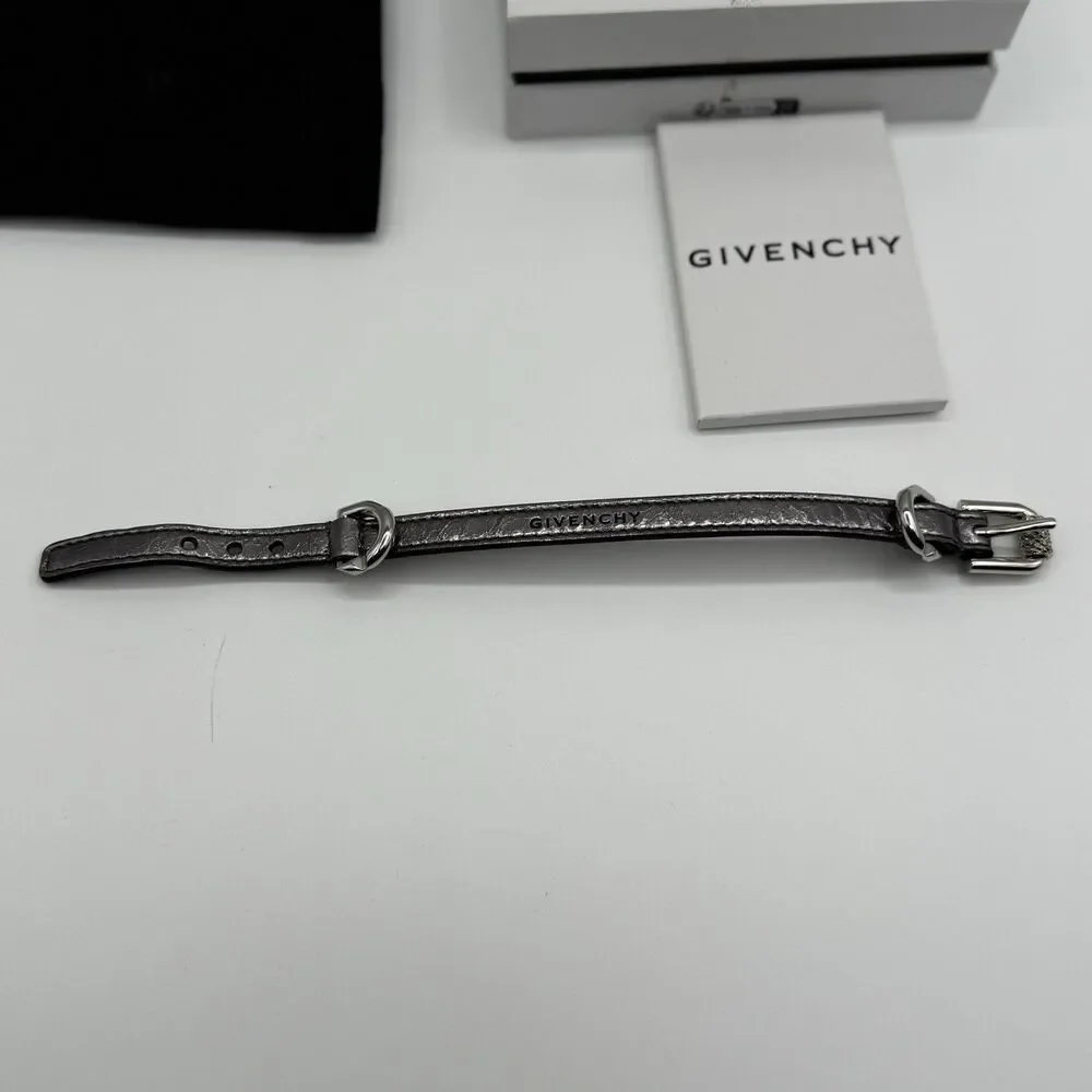 Women’s Givenchy Leather Bracelet Voyou Silvery Grey. Never Worn! Box Included!